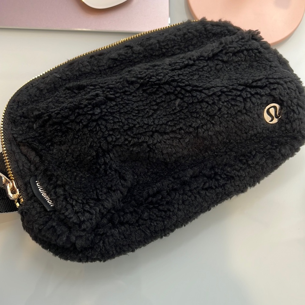 Brand new Lululemon fleece belt bag in Black